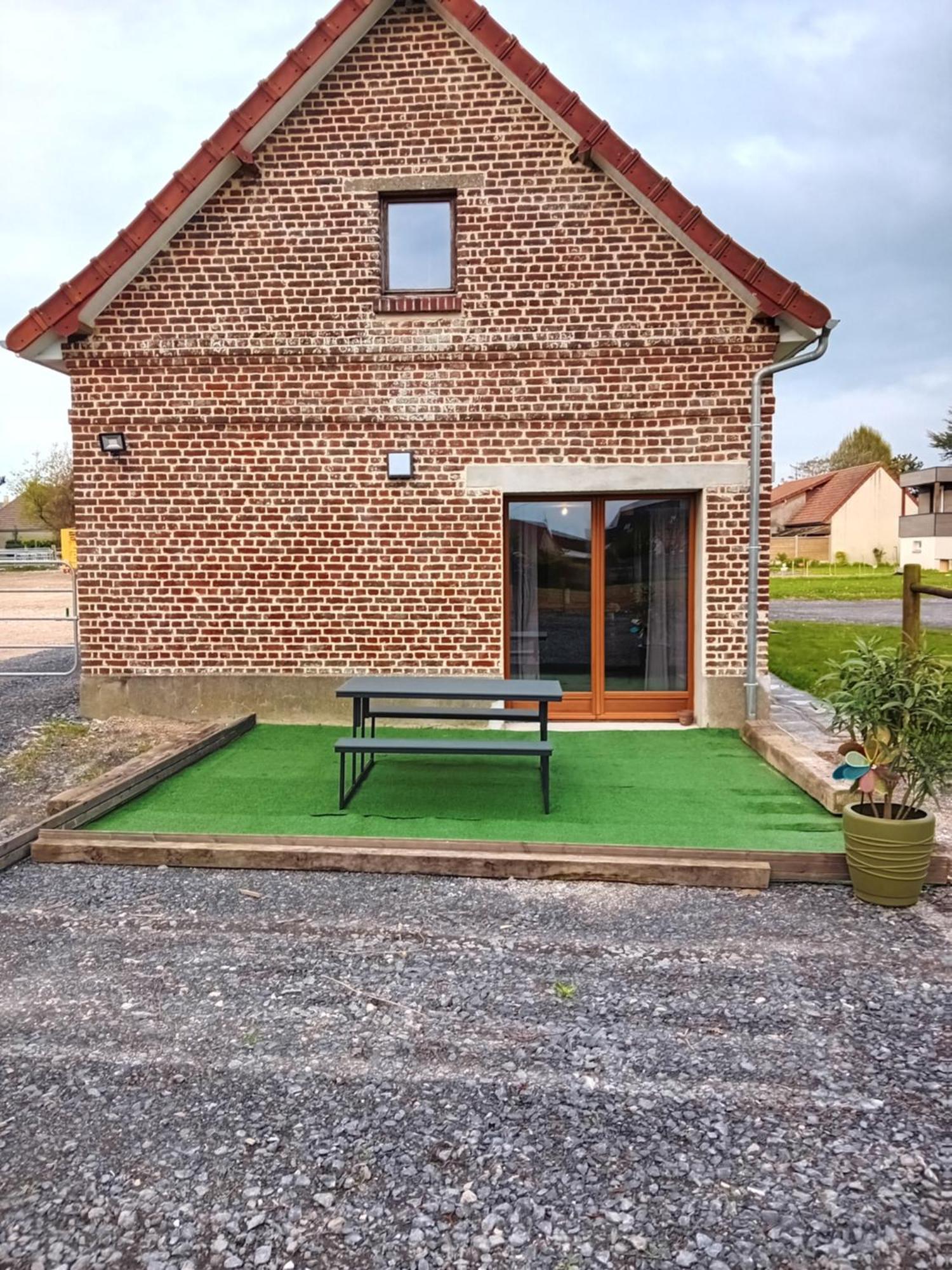Gite Ferme Du Marronnier Derchigny Экстерьер фото